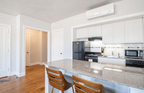 CITY VIBES - Modern Suite in the heart of Downtown - Foto 7