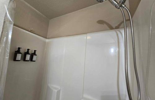 4 bedroom pet friendly grill under 5 min to airport and Choctaw Casino - Foto 30