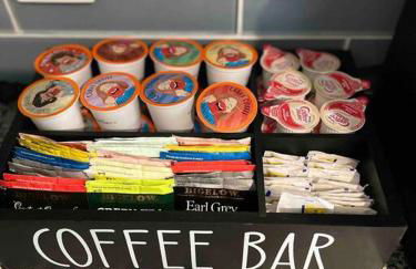 OTR, QUEEN Bed, 50in TV, Workspace, Near Lightrail - Foto 25