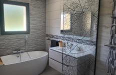 House with 4 air-conditioned bedrooms and swimming pool - Photo 3
