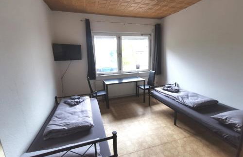 Monteur-Haus Marat Berlin Biesdorf / Marzan / Hellersdorf - Foto 3