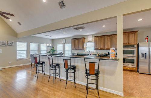 Saltwater Pool! Epic Galveston Bay Group Getaway! - Foto 8