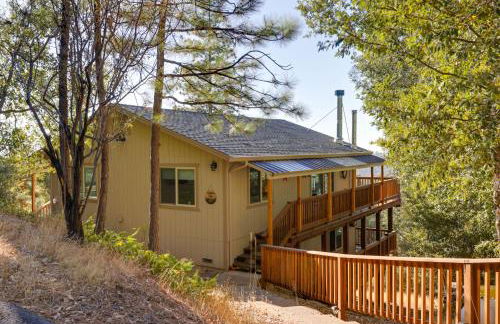 Ski, Hike and Fish Mtn-View Gem with Deck in Tuolumne - Foto 3