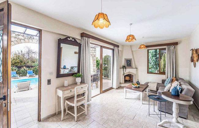 Villa Irene Polis - Foto 1