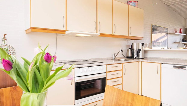 6 Person Holiday Home on a Holiday Park in Saeby - Foto 4, Cocina privada