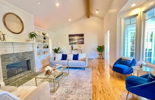 New Charming Spacious Disneyland Pool Home - Photo 37