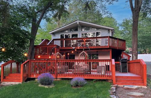 Majestic Lake Front Chalet - Foto 32