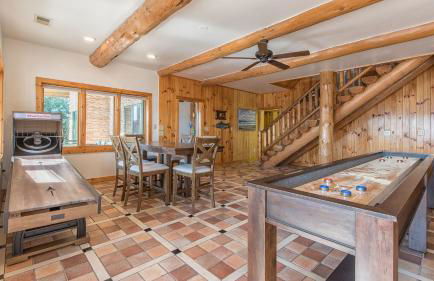 Azalea Retreat by Avantstay Sleeps 34 & Pool - Foto 13