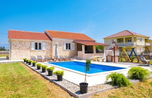 Villa Stone House with Pool - Foto 25