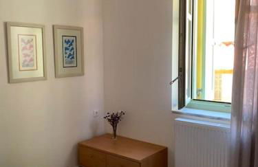 Διαμέρισμα σε ανακαινισμένο αρχοντικό 19ου αιώνα, κέντρο Μύρινας - Photo 21