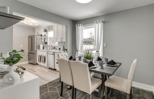 Newly Remodeled! Upscale Home in Buffalo Suburbs - Foto 9