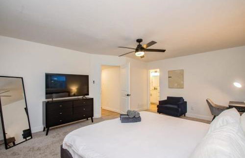 Stunning Modern Dream Home w Pool Grill Foosball - Foto 19