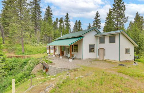 Rustic and Modern Home with Forest Views in Newport! - Foto 22