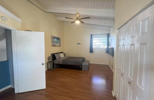 Spacious 3 Bedroom with Beautiful Backyard - Foto 2