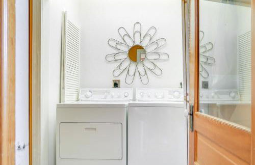 Eau Claire Retreat Close to Campus and Dtwn! - Foto 26