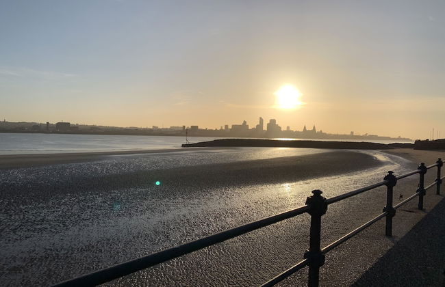 Lovely 2-bed Apartment in Wallasey, Sleeps 4 - Foto 28