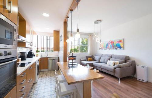 BrisaMar I en segunda línea de playa & priv parking - Photo 1