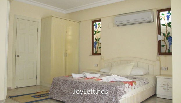 Villa AX03 by JoyLettings - Foto 2, Habitación