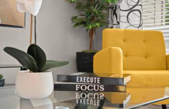 1 Bed Self Check-in pool Gym 30 plus Day Stays - Foto 13