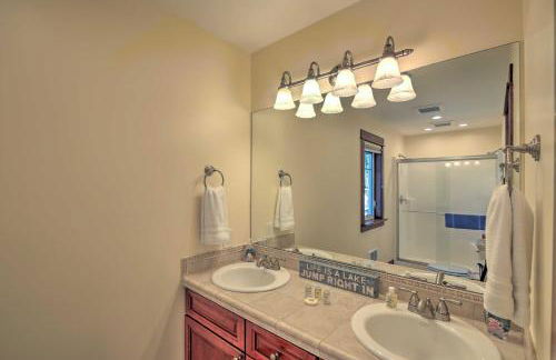 Lake Lovers Oasis Hot Tub and Mt Rainier View! - Foto 22