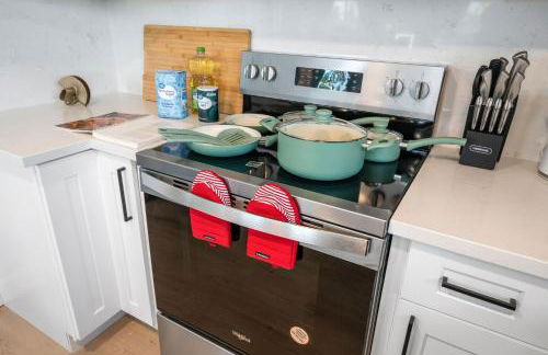 Entire Private Home with 2 Bedrooms 1 Bathroom, Grand View, King Bed, Spacious, Parking, Available Now - Foto 18