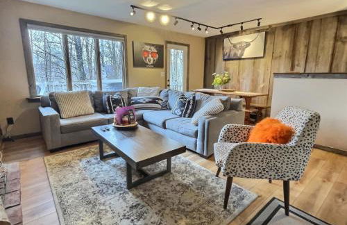 The Big Lebearski - AC, Grill, Fire Pit, Hot tub! - Foto 6