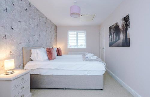 Relaxing 3 Bedroom Chester Home with garden - Photo 50