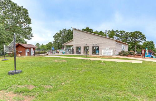 Fairfield Bay Home On Golf Course with Fenced Yard! - Foto 33