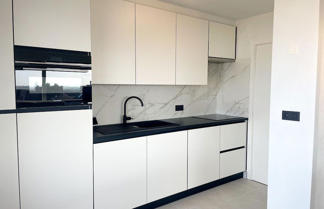 Modern Stay Near Shore - Photo 6