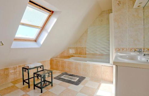 4 Bedroom Awesome Home In Courtils - Foto 18