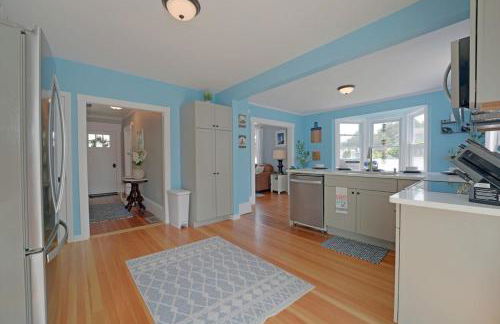 Beautiful Modern Beach House! - Photo 10