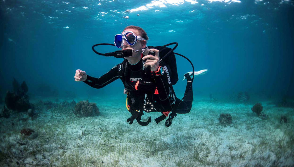 Disfrutando del bautismo de buceo en Cala'n Bosch
