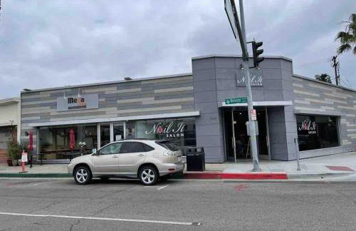 Cheerful house with EV, Parking & backyard - Foto 6