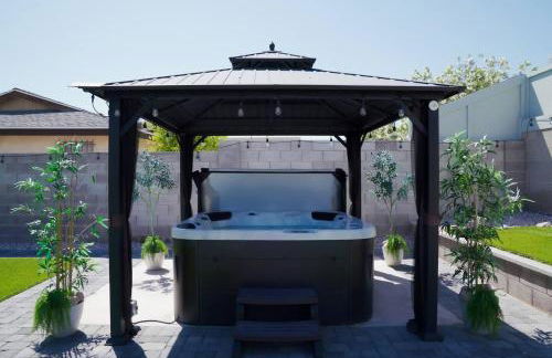 Enchanting Garden with Luxe Jacuzzi Spacious Yard - Foto 6