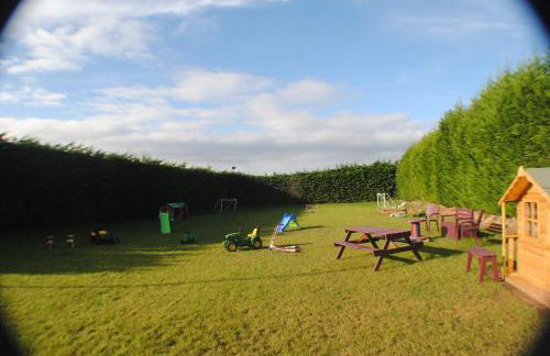 FAIRVIEW FARM Holiday Accommodation 14 Luxury Lodges, Cabins, Dog Friendly, Suitable for Couples, Families and Groups, Wedding Guests , Corporate events, Sleeps 2-65 guests in Ravenshead, Nottingham near Sherwood Forest, set in 88 acres - Photo 36