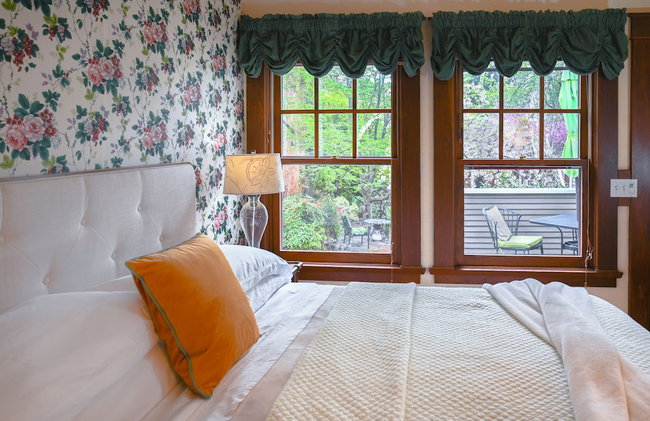 A Cowslip's Belle Inn - Photo 1