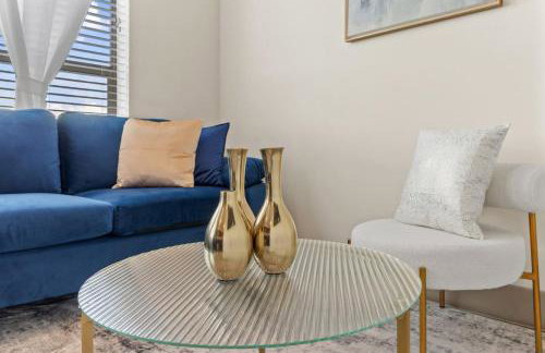 Cozy Hideaway, Rooftop Pool, Gym, Shops nearby - Foto 23