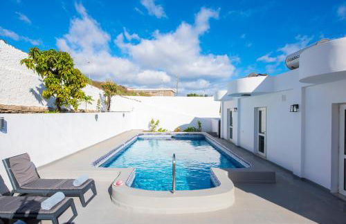 Villa Verode - Private Heated Saltwater Pool - Foto 32