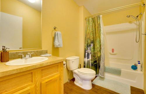 Lovely Detroit Home with Deck - Walk to Town! - Foto 16