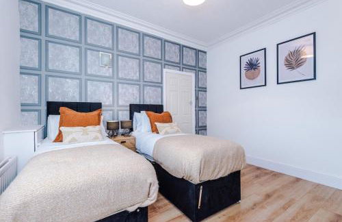 Presented by LTJ PrimeKey Properties - NEW! 7 Bed plus Sofa Bed - Perfect for Contractors - Foto 24