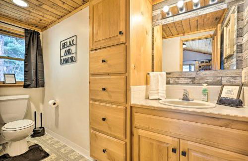 Peaceful Cabin with Mtn and River Views, Fire Pit - Foto 13