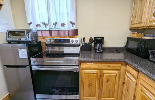 Yellowstone's Treasure Cabins - Foto 122