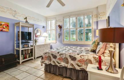 Trumans Hideaway by AvantStay Top Location w Patio BBQ Shared Pool Month Long Stays - Foto 13