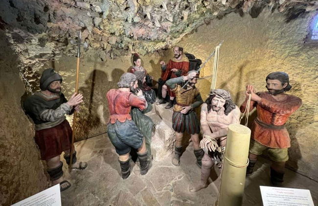 Visita guiada por el Museo Parroquial y la Cueva de los Judíos - Foto 3