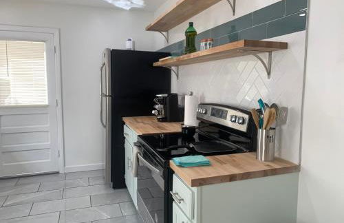 East Side 2BR - 1 BA Newly Remodeled Home - Foto 10