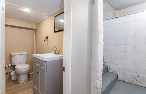 Cozy 2BR Home Near ND - Perfect for Game Day Stays - Foto 28