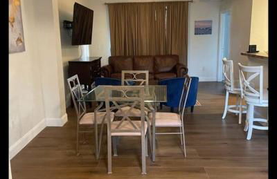 Blue Hideaway With Shared Spaces - Photo 2