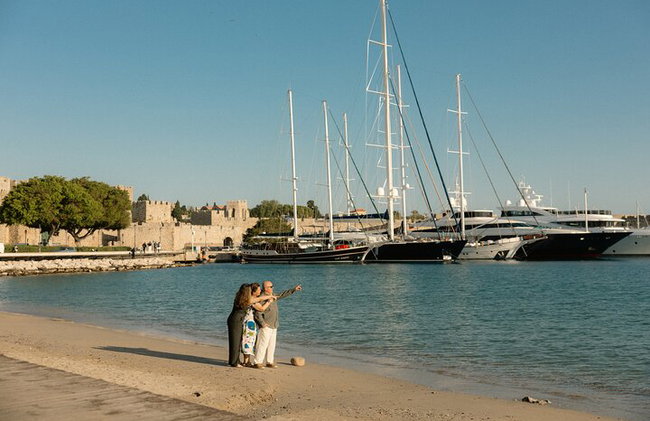 Express Photoshoot in port Old town of Rhodes - Photo 15