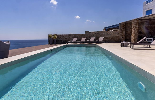Aegean Whispers Sea Front Villa in Tinos - Foto 4
