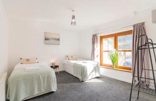 The SPACE Large House In Afan Forest Bike Park By STAE-Homes - Photo 3